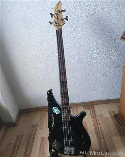 Bass guitar Yamaha