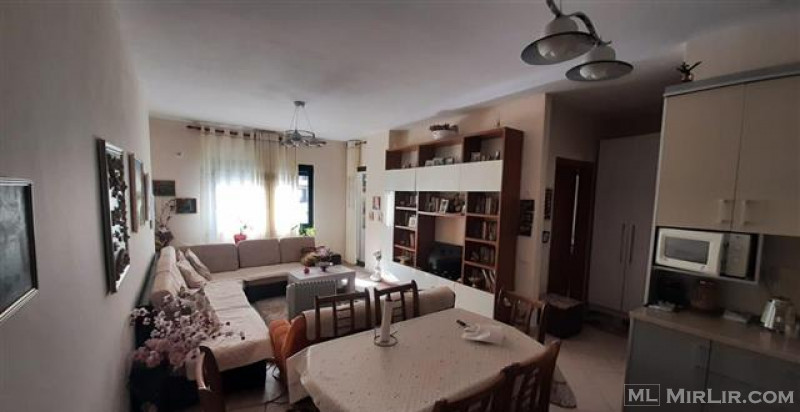 Shitet Apartament 1+1 i mobiluar 68.000 Euro 89m Rruga Besim