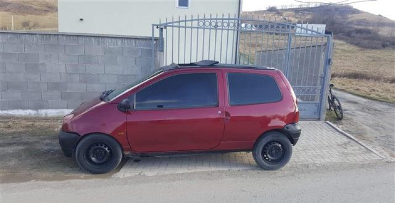 Shes Renault Twingo