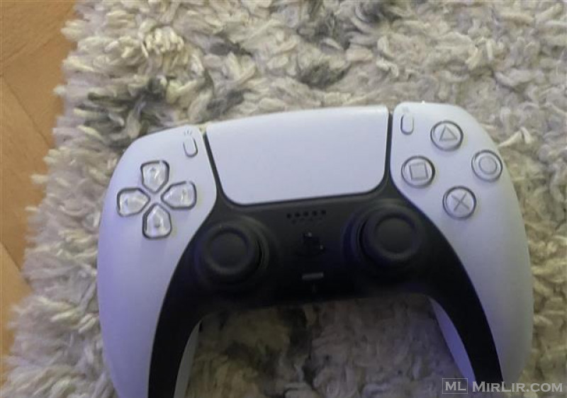 PS5 Sony Playstation 5 me nje gjostik