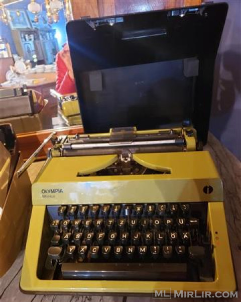 Makine shkrimi. Ardhur nga Italia 