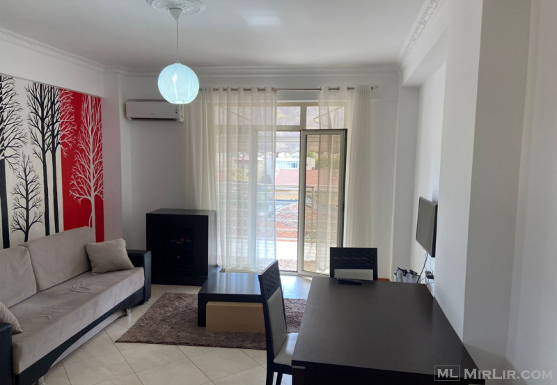 JEPET ME QIRA APARTAMENT 1+1 I MOBILUAR NË QENDËR TË QYTETIT, ELBASAN.