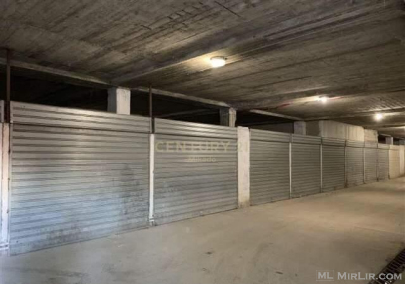 Shesim Garazh me 3 poste parkimi,Komuna e Parisit,55 000 eur