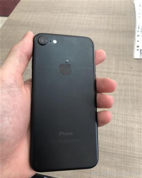 Shes iphone 7 black 32 gb