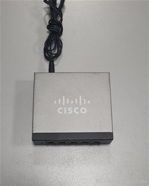 Cisco  switch 5 port Gigabit 