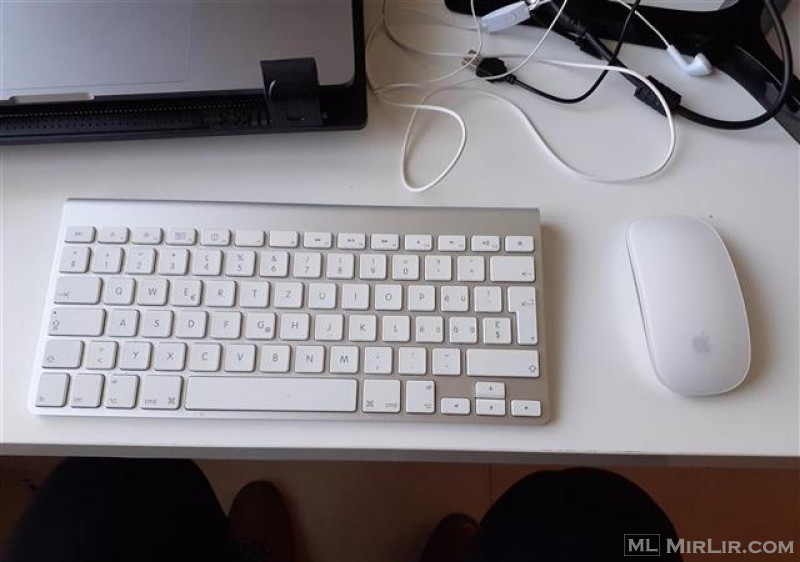 Apple Wireless Keyboard dhe apple mouse