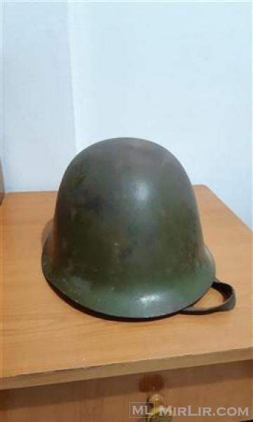 Helmet komuniste Shqiptare 