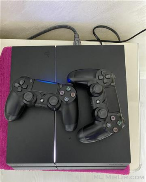 Shitet PS4 me 16 lojra 2 kontrollera 