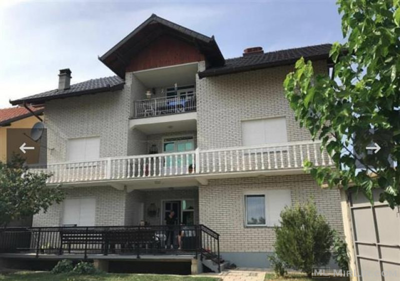 Shiten dy shtepi ne nje oborr Shipol-Mitrovice