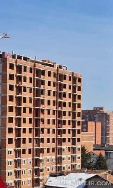 Factorial-Shiten dy banesa në katin e 11 në Rr.Emin Duraku 