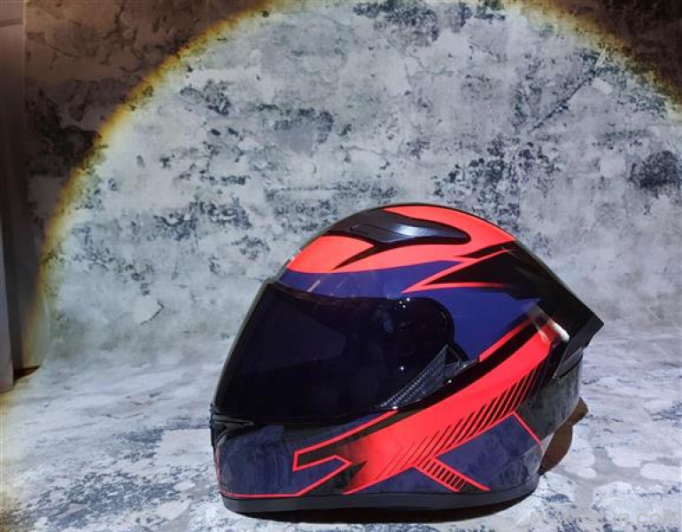 Helmeta per sportbike