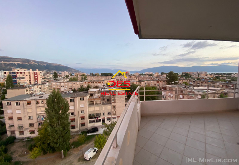  SHITET APARTAMENT  2+1+2 NË ÇOLE, VLORË.