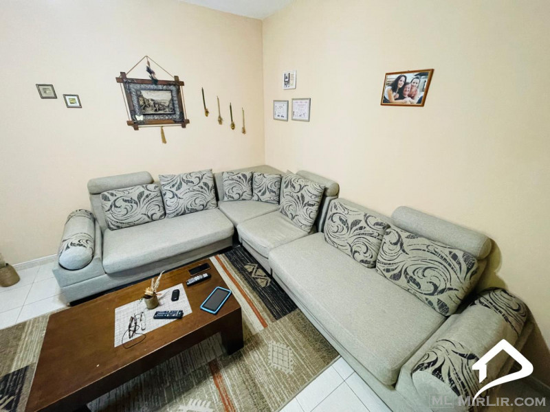 Shitet apartament 1+1 bosh ne unaze, Shkoder