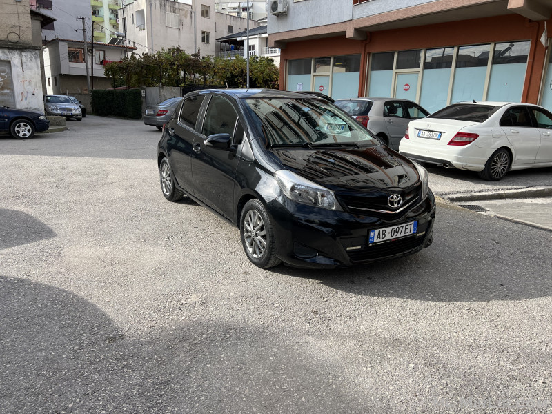 Toyota yaris 1.4 Nafte Okazion