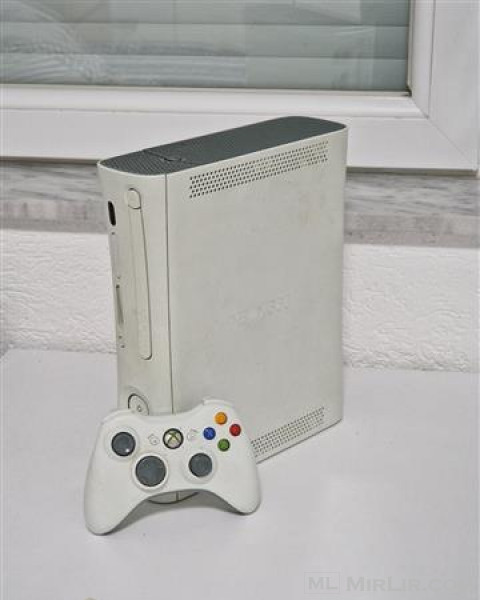 Xbox 360 - 2 Joysticka