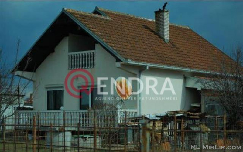 Ofrohet Shtëpia  në shitje në Lagjen Qagllavicë