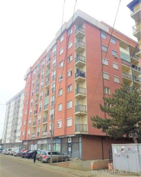 Shitet banesa 3 dhomëshe 93m2 kati i 1-rë ne Fush Kosove