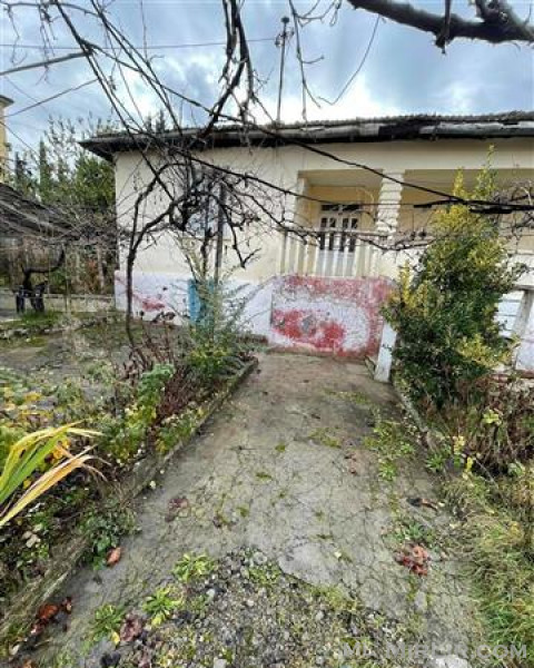 Shitet, Shtëpi private, Rruga Mihal Grameno, Tiranë