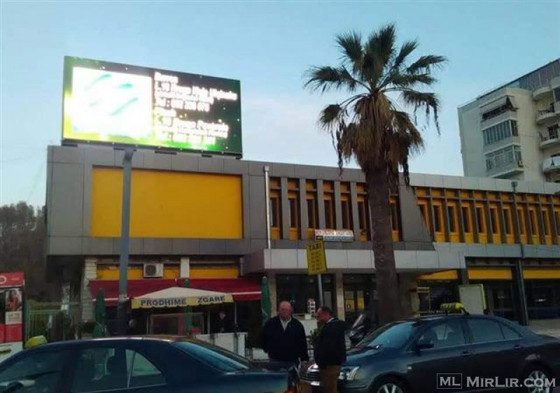 SHITET Biznesi I reklamimit me Maxi Monitor në Durrës 