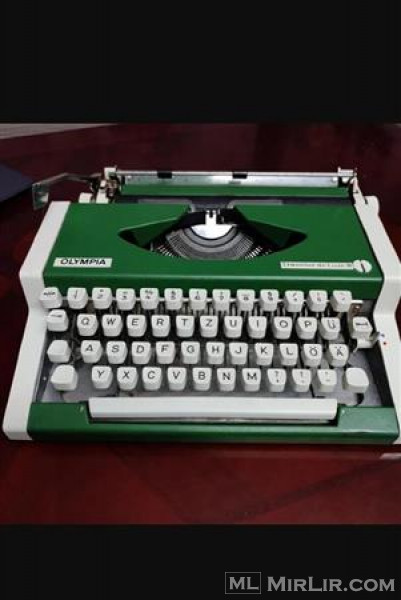 Makinë e vjetër për shkrim, viti 1960