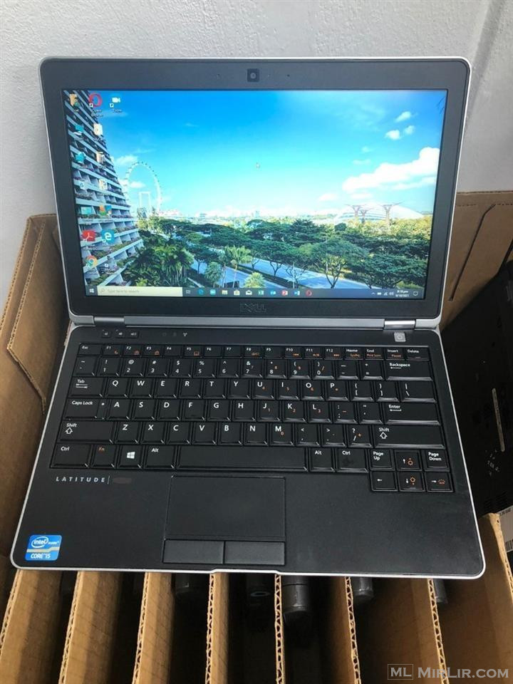 Laptop Dell i5  4/300 GB