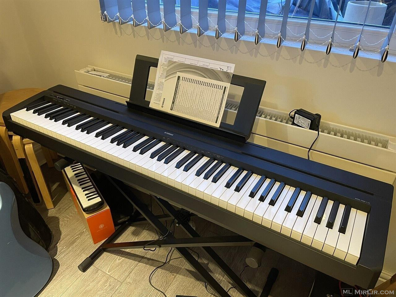 Yamaha P45B Weighted Action Digital Piano, 88 Key - Black i