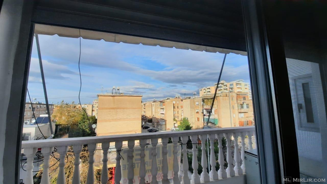 Shitet apartament 2+1 ne lagjen Çole, Vlorë.