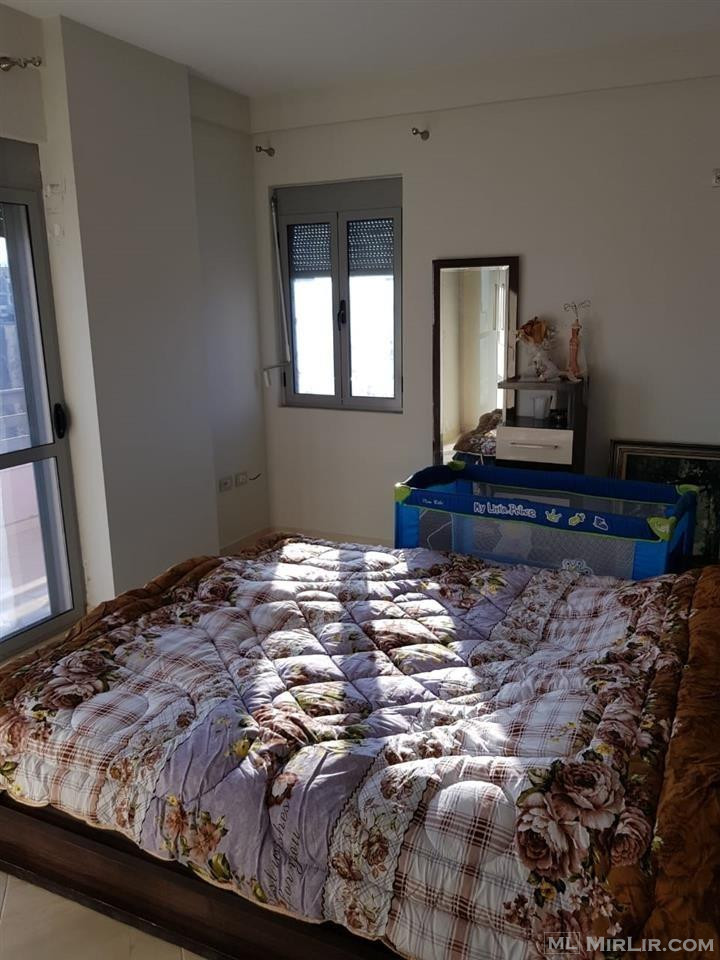 Shitet apartament 2+1 në Lagjen 5 Maj, Elbasan.