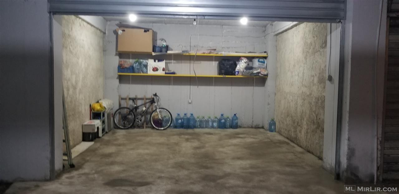 Shitet garazh i mbyllur për dy mjete, Yzberisht, Tiranë