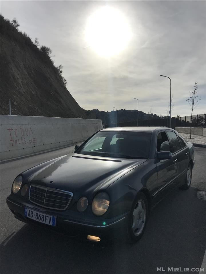 Mercedes Benz e220cdi