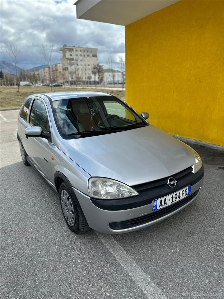 Shitet Opel Corsa 
