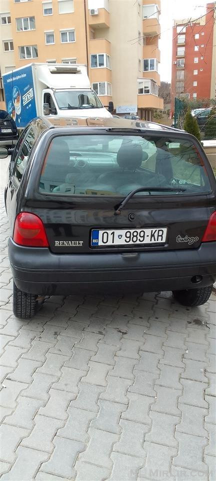 Shes veturën Renault Twingo 1.1 benzinë 1050 euro