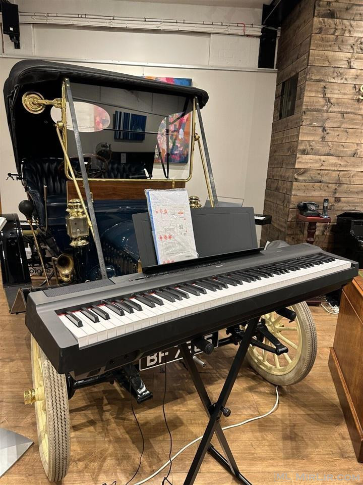 Yamaha P125 Black Digital Piano Ex Display   SHERWOOD PHOENI