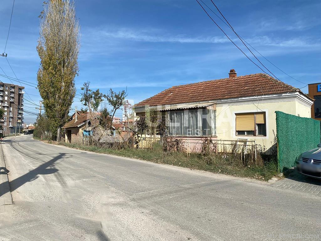 Shitet ose Lëshohet me qira Shtëpia, Fushë Kosovë