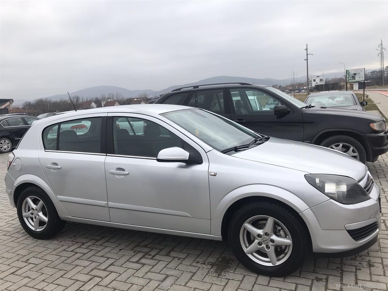 Shitet Opel Astra (automatik)