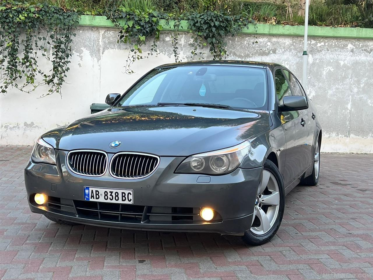 BMW 530i Benxin/Gas