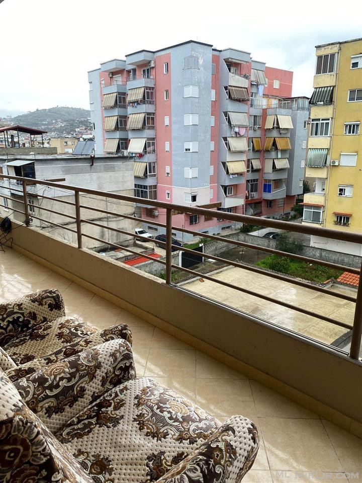 Shitet apartament 1+1 ne Berat