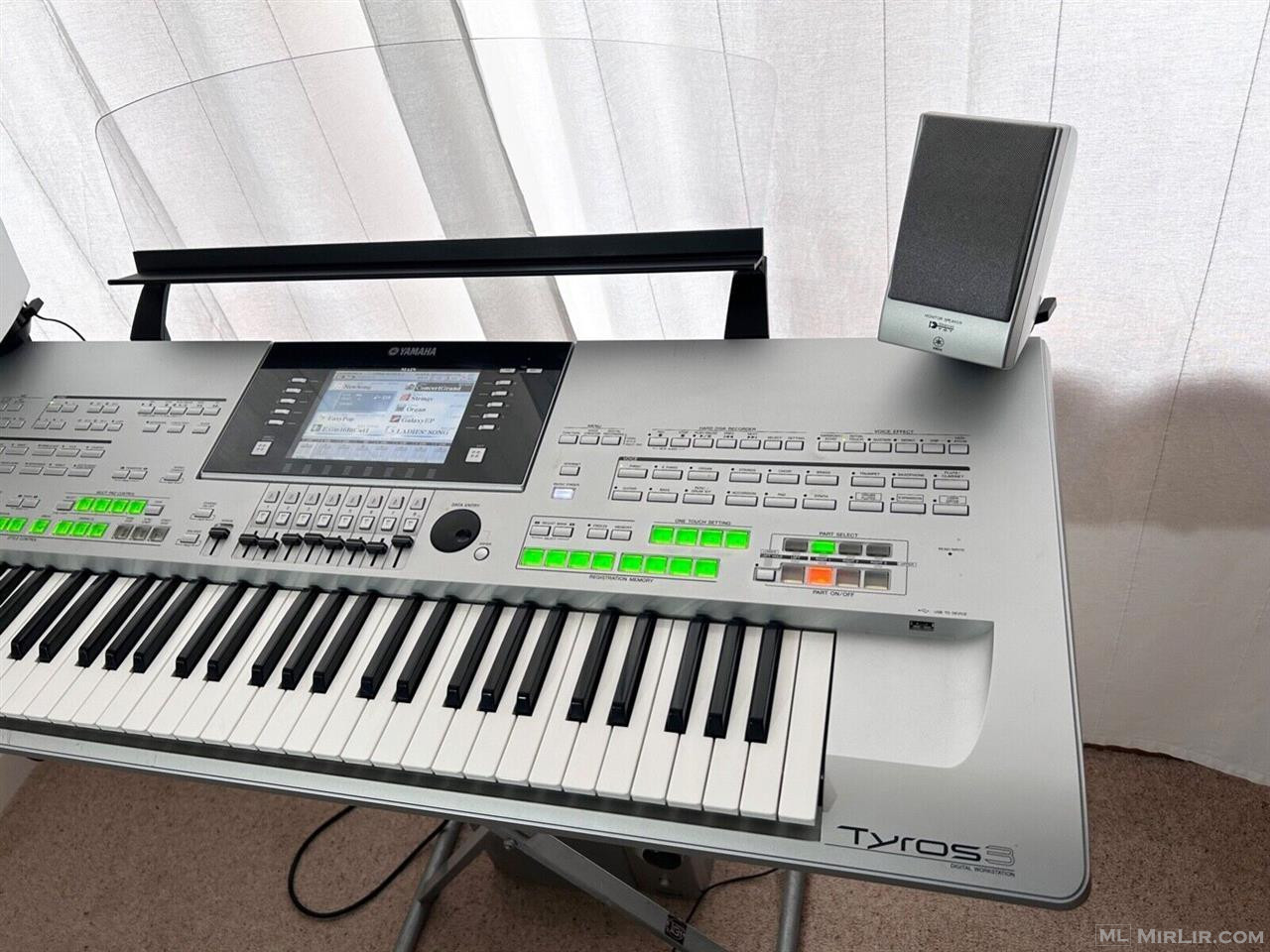 Yamaha Tyros 3 keyboard digital arranger workstation with sp