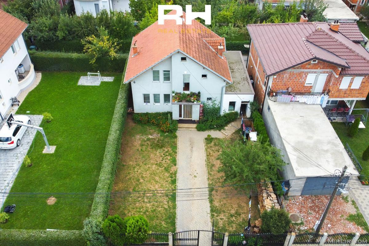 Shtëpi 180m² në #SHITJE në Fushë Kosovë