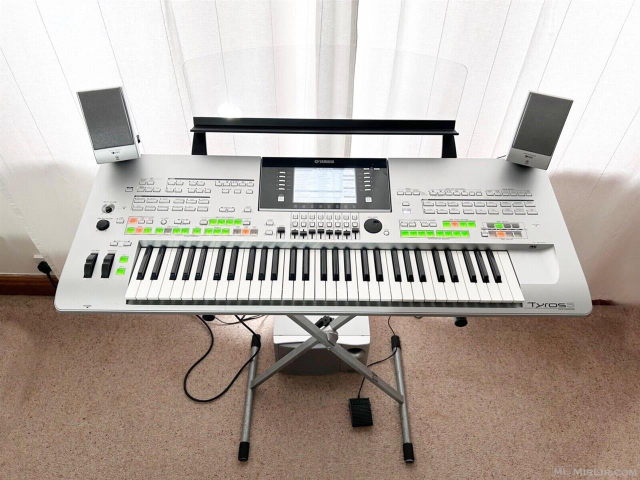 Yamaha Tyros 3 keyboard digital arranger workstation with sp
