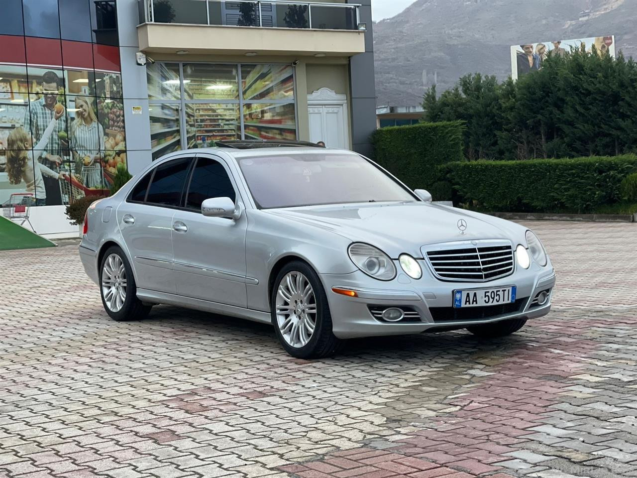 Mercedes Benz E350