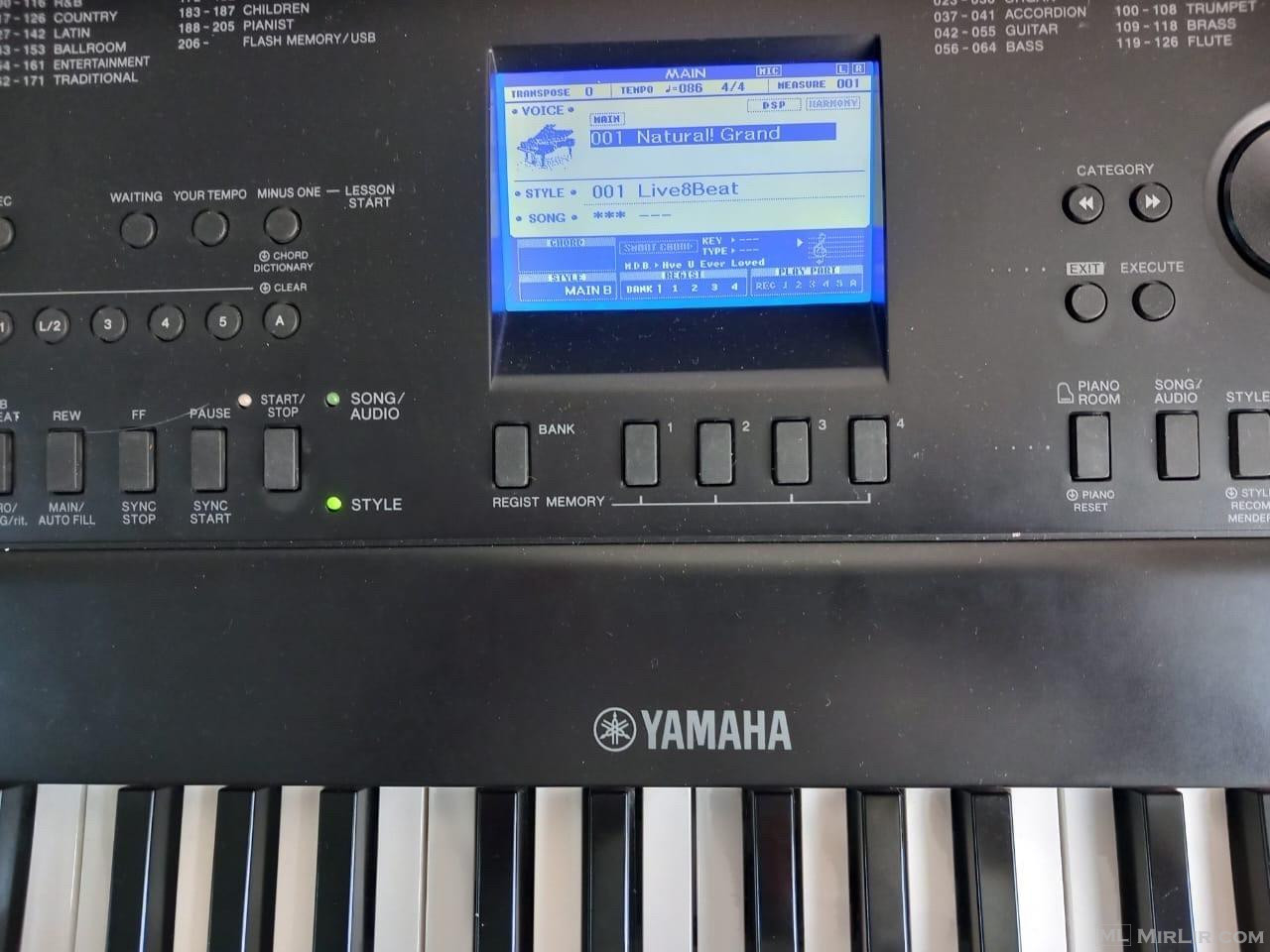 Piano/tastiere Yamaha DGX 660 