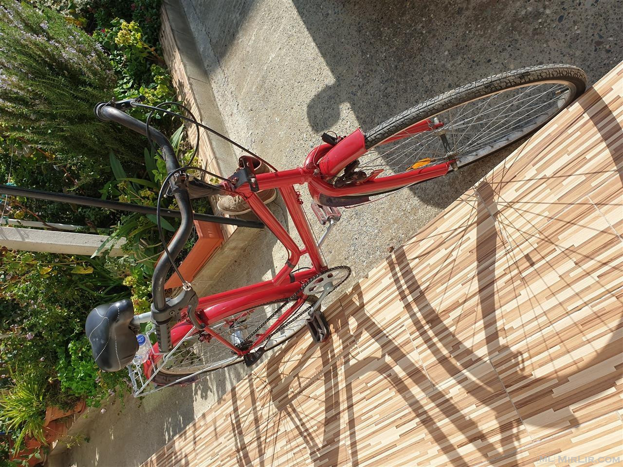 Biciklet gjermane me kundra petale