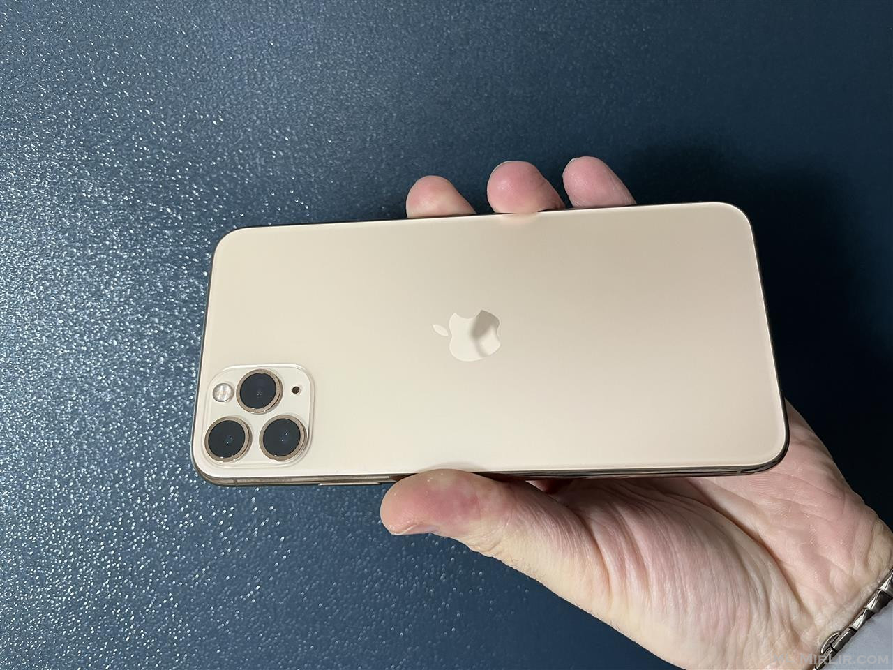 Iphone 11 pro max gold 