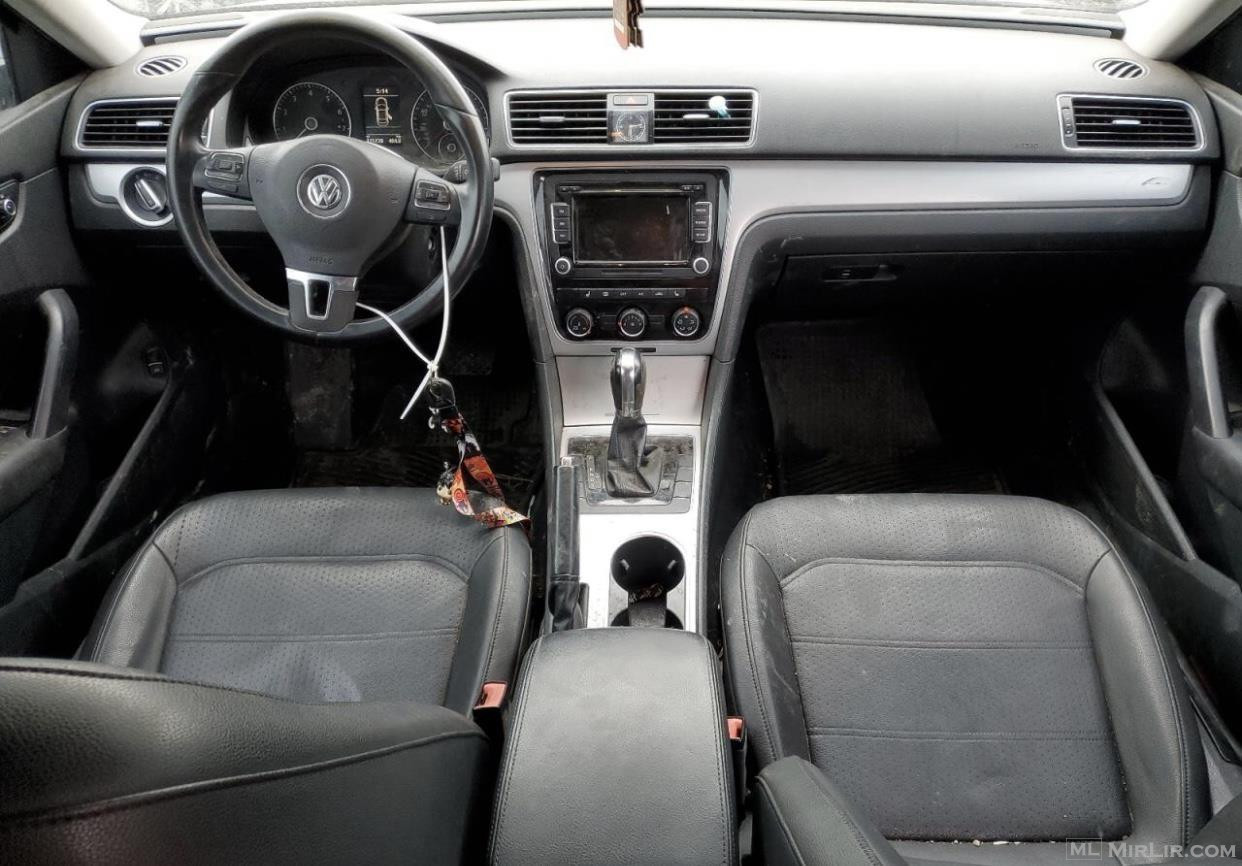 Volkswagen Passat SE 8300€ 