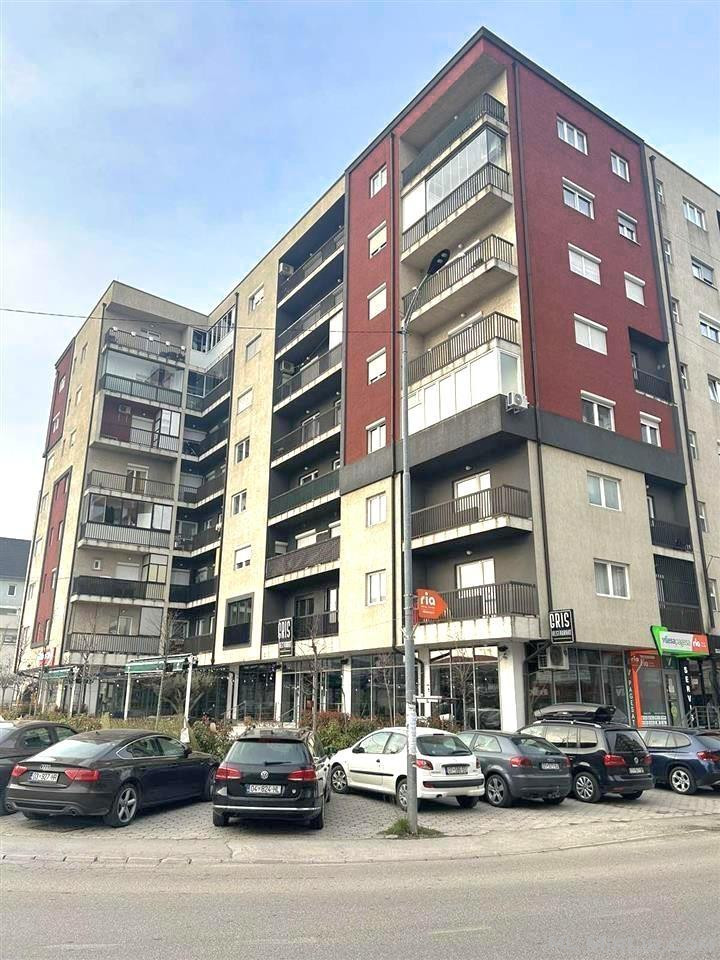 Shitet banesa 48m², kati 4 në Fushë Kosovë, rr. Dardania
