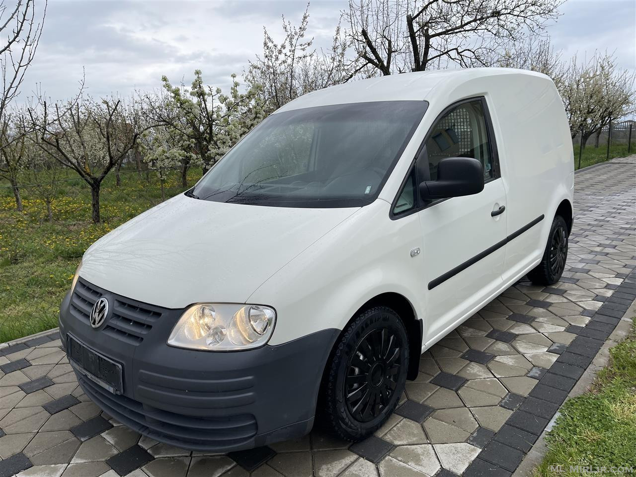 Caddy 1.9 TDI viti 2007 me klim ?