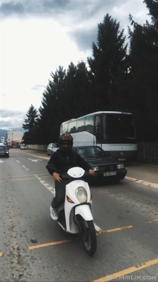 Shitet skuter malaghuti 100cc