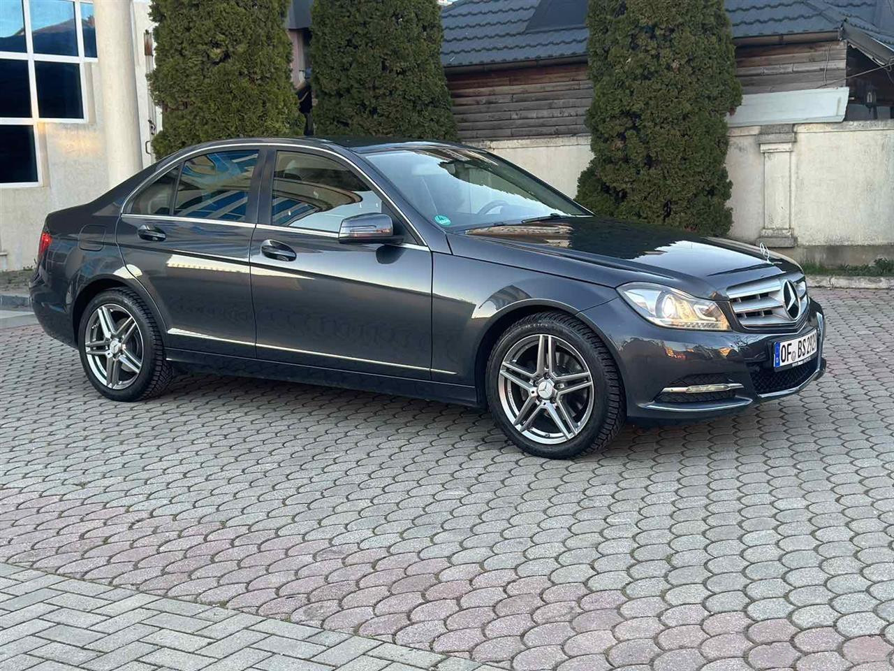 Shes Mercedes C220 2013