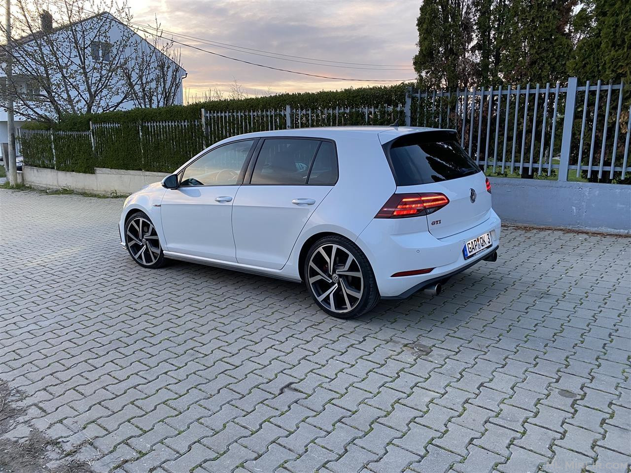 Shitet VW Golf 2.0 GTI  DSG Automatik